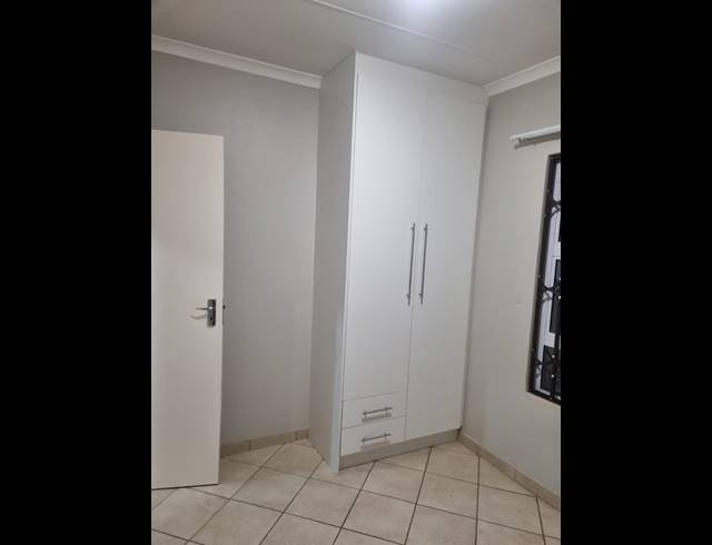 3 bed property to rent in CRYSTAL PARK